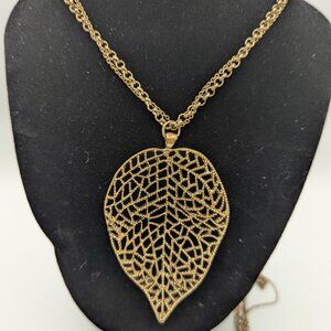 Daisy Fuentes Gold Fillagree18" Leaf Necklace